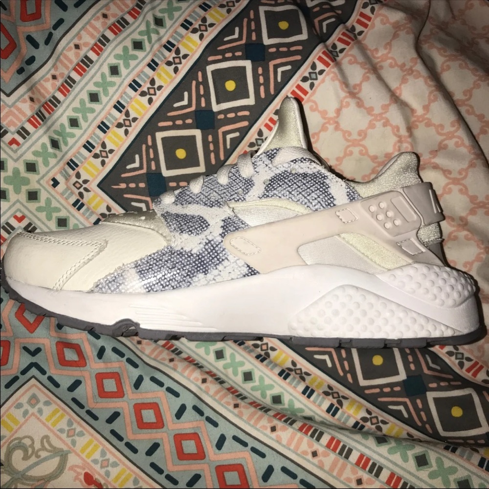 Custom Off White Womens Huaraches